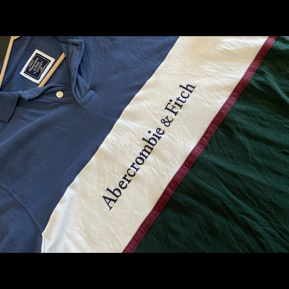 Men’s A&F polo